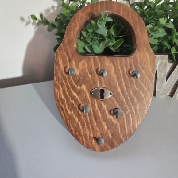 Three Mountaineers Key Holder‎ Wooden - Picture 4 of 7